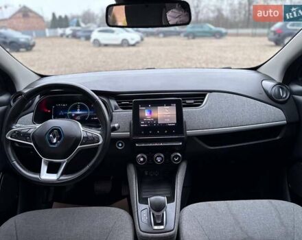 Серый Рено Зое, объемом двигателя 0 л и пробегом 153 тыс. км за 11799 $, фото 17 на Automoto.ua