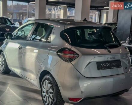 Серый Рено Зое, объемом двигателя 0 л и пробегом 124 тыс. км за 11200 $, фото 10 на Automoto.ua