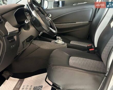 Серый Рено Зое, объемом двигателя 0 л и пробегом 124 тыс. км за 11200 $, фото 17 на Automoto.ua