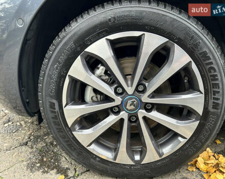 Серый Рено Зое, объемом двигателя 0 л и пробегом 16 тыс. км за 14800 $, фото 38 на Automoto.ua