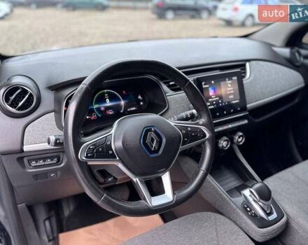 Серый Рено Зое, объемом двигателя 0 л и пробегом 153 тыс. км за 11799 $, фото 13 на Automoto.ua