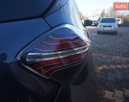 Серый Рено Зое, объемом двигателя 0 л и пробегом 174 тыс. км за 12000 $, фото 22 на Automoto.ua