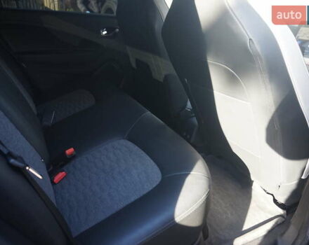 Серый Рено Зое, объемом двигателя 0 л и пробегом 174 тыс. км за 12000 $, фото 43 на Automoto.ua