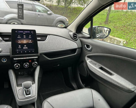 Серый Рено Зое, объемом двигателя 0 л и пробегом 16 тыс. км за 14800 $, фото 21 на Automoto.ua