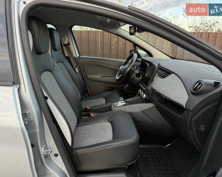 Сірий Рено Зое, об'ємом двигуна 0 л та пробігом 77 тис. км за 13350 $, фото 24 на Automoto.ua