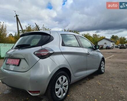 Серый Рено Зое, объемом двигателя 0 л и пробегом 92 тыс. км за 11900 $, фото 8 на Automoto.ua