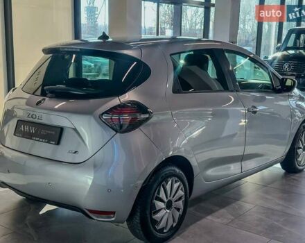 Серый Рено Зое, объемом двигателя 0 л и пробегом 124 тыс. км за 11200 $, фото 11 на Automoto.ua