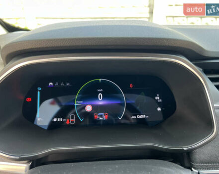 Серый Рено Зое, объемом двигателя 0 л и пробегом 129 тыс. км за 13700 $, фото 9 на Automoto.ua