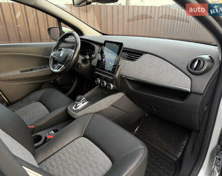 Сірий Рено Зое, об'ємом двигуна 0 л та пробігом 77 тис. км за 13350 $, фото 26 на Automoto.ua