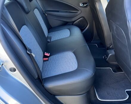 Серый Рено Зое, объемом двигателя 0 л и пробегом 100 тыс. км за 317 $, фото 9 на Automoto.ua