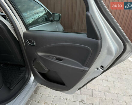 Сірий Рено Зое, об'ємом двигуна 0 л та пробігом 77 тис. км за 13350 $, фото 35 на Automoto.ua