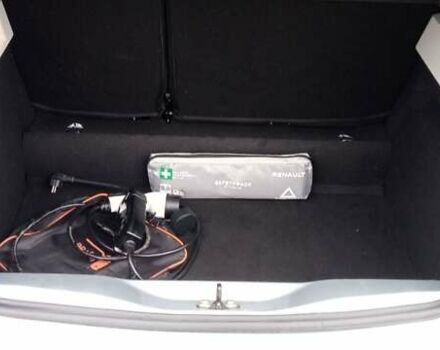 Сірий Рено Зое, об'ємом двигуна 0 л та пробігом 114 тис. км за 13200 $, фото 10 на Automoto.ua