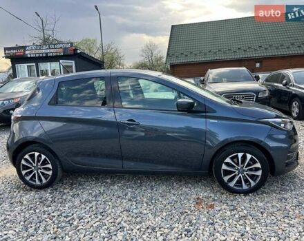 Серый Рено Зое, объемом двигателя 0 л и пробегом 92 тыс. км за 13999 $, фото 8 на Automoto.ua