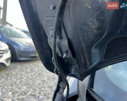 Серый Рено Зое, объемом двигателя 0 л и пробегом 92 тыс. км за 13999 $, фото 38 на Automoto.ua