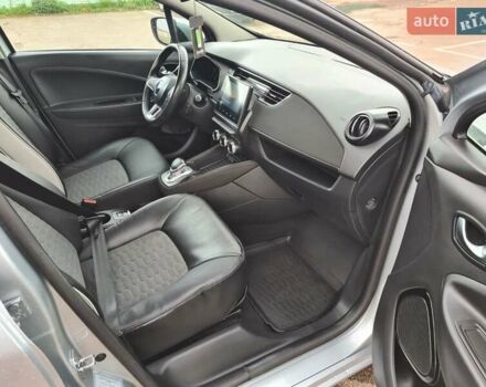 Серый Рено Зое, объемом двигателя 0 л и пробегом 93 тыс. км за 11950 $, фото 36 на Automoto.ua