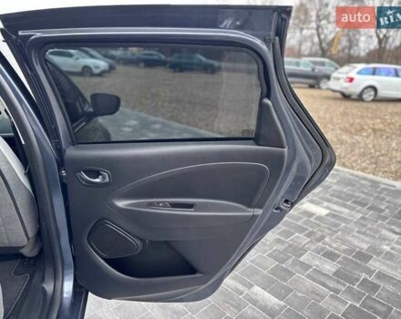 Серый Рено Зое, объемом двигателя 0 л и пробегом 153 тыс. км за 11799 $, фото 22 на Automoto.ua