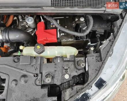 Серый Рено Зое, объемом двигателя 0 л и пробегом 93 тыс. км за 11950 $, фото 10 на Automoto.ua