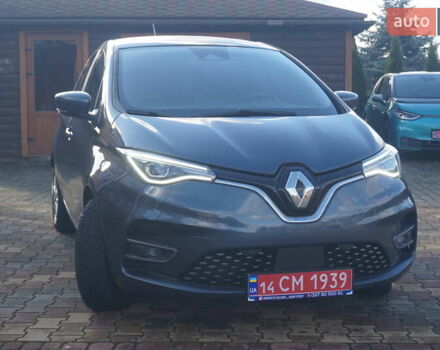 Серый Рено Зое, объемом двигателя 0 л и пробегом 174 тыс. км за 12000 $, фото 3 на Automoto.ua