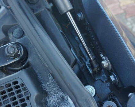 Серый Рено Зое, объемом двигателя 0 л и пробегом 174 тыс. км за 12000 $, фото 56 на Automoto.ua