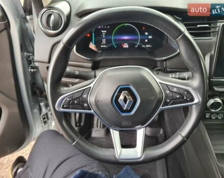 Серый Рено Зое, объемом двигателя 0 л и пробегом 93 тыс. км за 11950 $, фото 22 на Automoto.ua