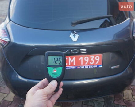 Серый Рено Зое, объемом двигателя 0 л и пробегом 174 тыс. км за 12000 $, фото 76 на Automoto.ua