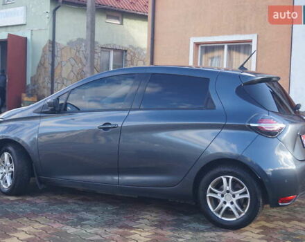 Серый Рено Зое, объемом двигателя 0 л и пробегом 174 тыс. км за 12000 $, фото 10 на Automoto.ua