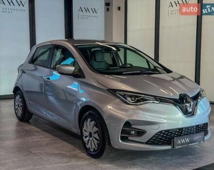 Серый Рено Зое, объемом двигателя 0 л и пробегом 124 тыс. км за 11200 $, фото 8 на Automoto.ua