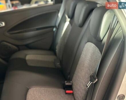 Серый Рено Зое, объемом двигателя 0 л и пробегом 124 тыс. км за 11200 $, фото 31 на Automoto.ua