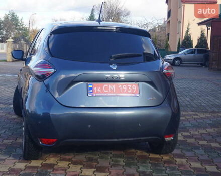 Серый Рено Зое, объемом двигателя 0 л и пробегом 174 тыс. км за 12000 $, фото 8 на Automoto.ua