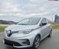 Серый Рено Зое, объемом двигателя 0 л и пробегом 141 тыс. км за 13800 $, фото 1 на Automoto.ua