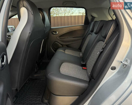 Сірий Рено Зое, об'ємом двигуна 0 л та пробігом 77 тис. км за 13350 $, фото 22 на Automoto.ua