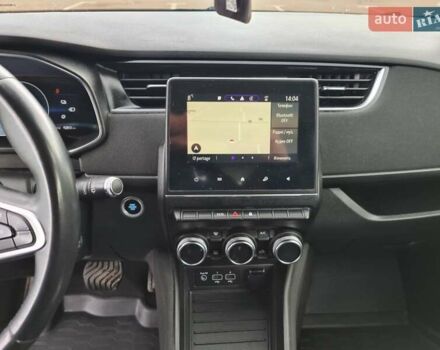 Серый Рено Зое, объемом двигателя 0 л и пробегом 93 тыс. км за 11950 $, фото 20 на Automoto.ua