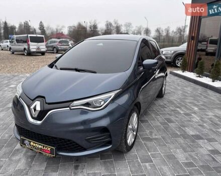 Серый Рено Зое, объемом двигателя 0 л и пробегом 153 тыс. км за 11799 $, фото 4 на Automoto.ua