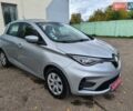 Серый Рено Зое, объемом двигателя 0 л и пробегом 93 тыс. км за 11950 $, фото 1 на Automoto.ua