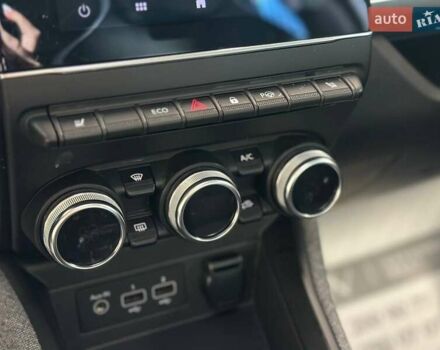 Серый Рено Зое, объемом двигателя 0 л и пробегом 124 тыс. км за 11200 $, фото 24 на Automoto.ua