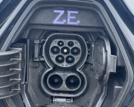 Сірий Рено Зое, об'ємом двигуна 0 л та пробігом 99 тис. км за 13400 $, фото 11 на Automoto.ua