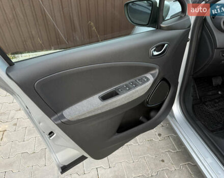 Сірий Рено Зое, об'ємом двигуна 0 л та пробігом 77 тис. км за 13350 $, фото 32 на Automoto.ua