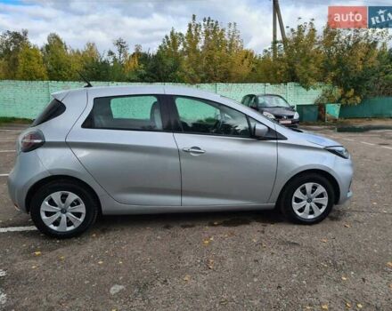 Серый Рено Зое, объемом двигателя 0 л и пробегом 93 тыс. км за 11950 $, фото 7 на Automoto.ua
