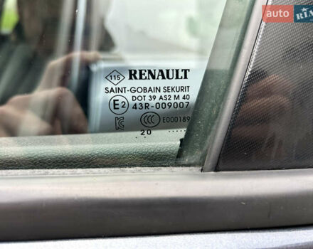 Серый Рено Зое, объемом двигателя 0 л и пробегом 16 тыс. км за 14800 $, фото 43 на Automoto.ua