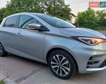 Серый Рено Зое, объемом двигателя 0 л и пробегом 78 тыс. км за 13000 $, фото 1 на Automoto.ua
