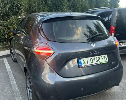 Серый Рено Зое, объемом двигателя 0 л и пробегом 129 тыс. км за 13700 $, фото 2 на Automoto.ua