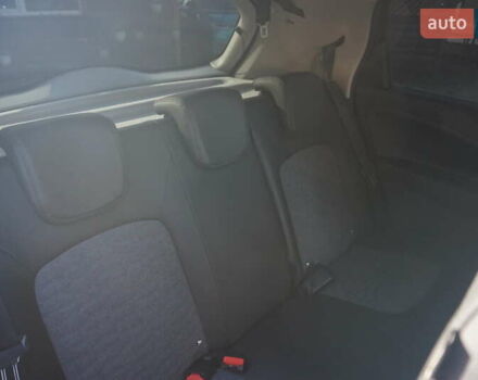 Серый Рено Зое, объемом двигателя 0 л и пробегом 174 тыс. км за 12000 $, фото 44 на Automoto.ua