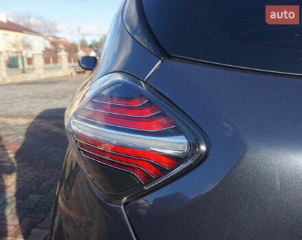 Серый Рено Зое, объемом двигателя 0 л и пробегом 174 тыс. км за 12000 $, фото 23 на Automoto.ua