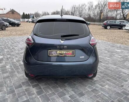 Серый Рено Зое, объемом двигателя 0 л и пробегом 153 тыс. км за 11799 $, фото 5 на Automoto.ua