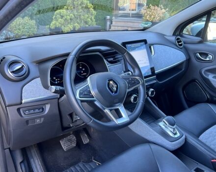 Серый Рено Зое, объемом двигателя 0 л и пробегом 100 тыс. км за 317 $, фото 22 на Automoto.ua