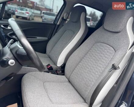 Серый Рено Зое, объемом двигателя 0 л и пробегом 153 тыс. км за 11799 $, фото 9 на Automoto.ua