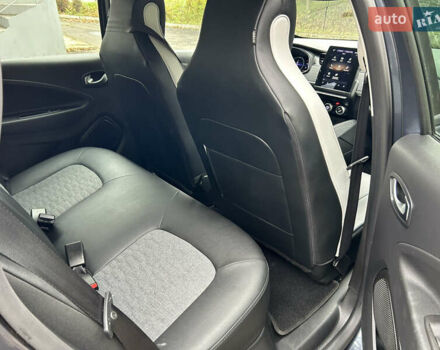Серый Рено Зое, объемом двигателя 0 л и пробегом 16 тыс. км за 14800 $, фото 23 на Automoto.ua