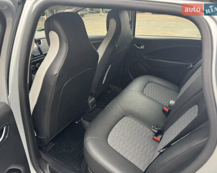 Серый Рено Зое, объемом двигателя 0 л и пробегом 4 тыс. км за 13700 $, фото 37 на Automoto.ua