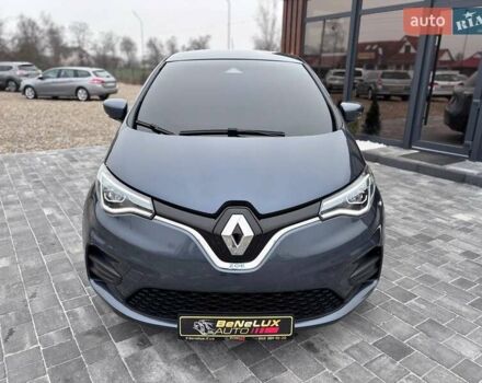 Серый Рено Зое, объемом двигателя 0 л и пробегом 153 тыс. км за 11799 $, фото 2 на Automoto.ua