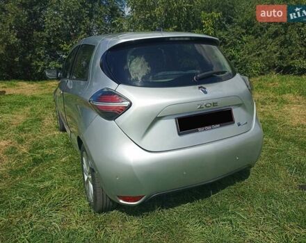 Серый Рено Зое, объемом двигателя 0 л и пробегом 68 тыс. км за 13800 $, фото 2 на Automoto.ua